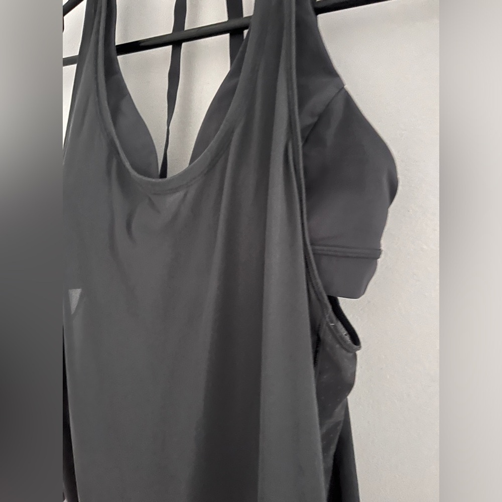 Lululemon gray sport top
